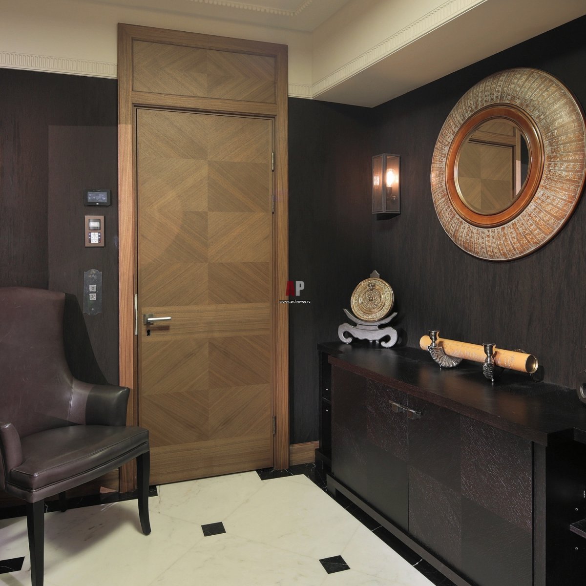 Коридор в коричневых тонах
