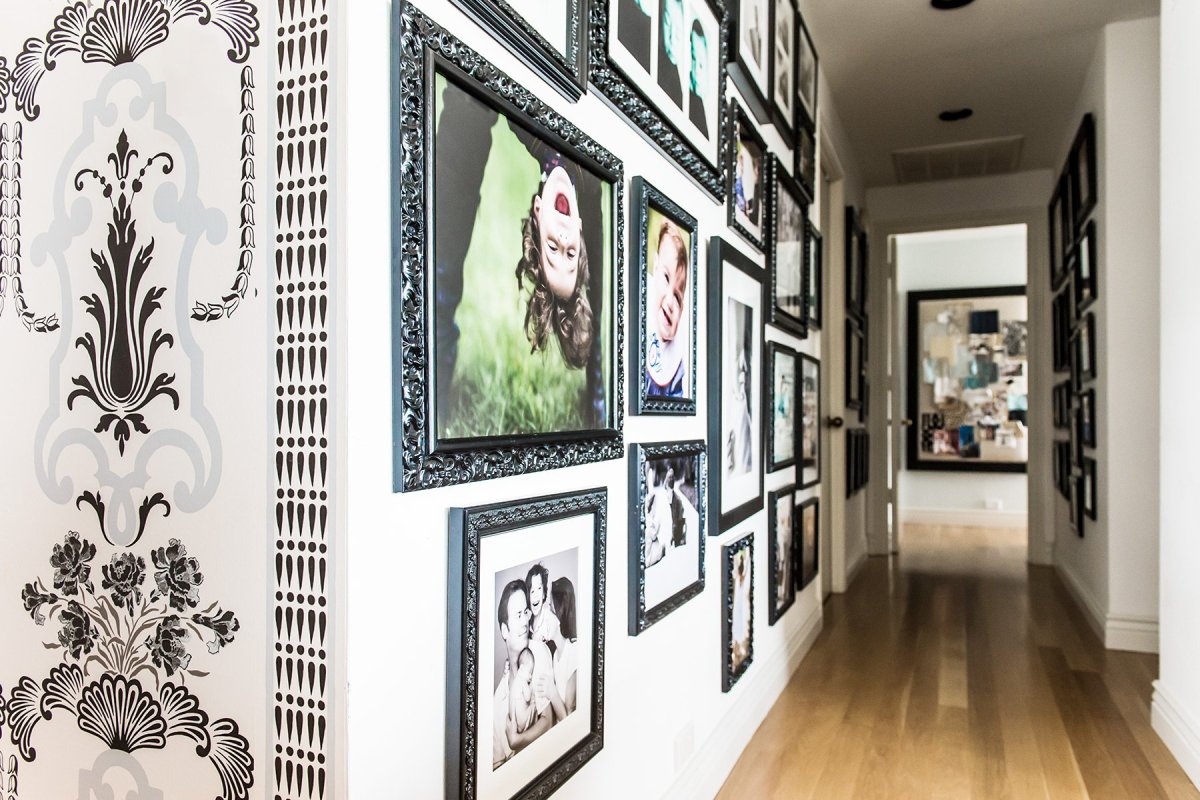 Картины в интерьере коридора