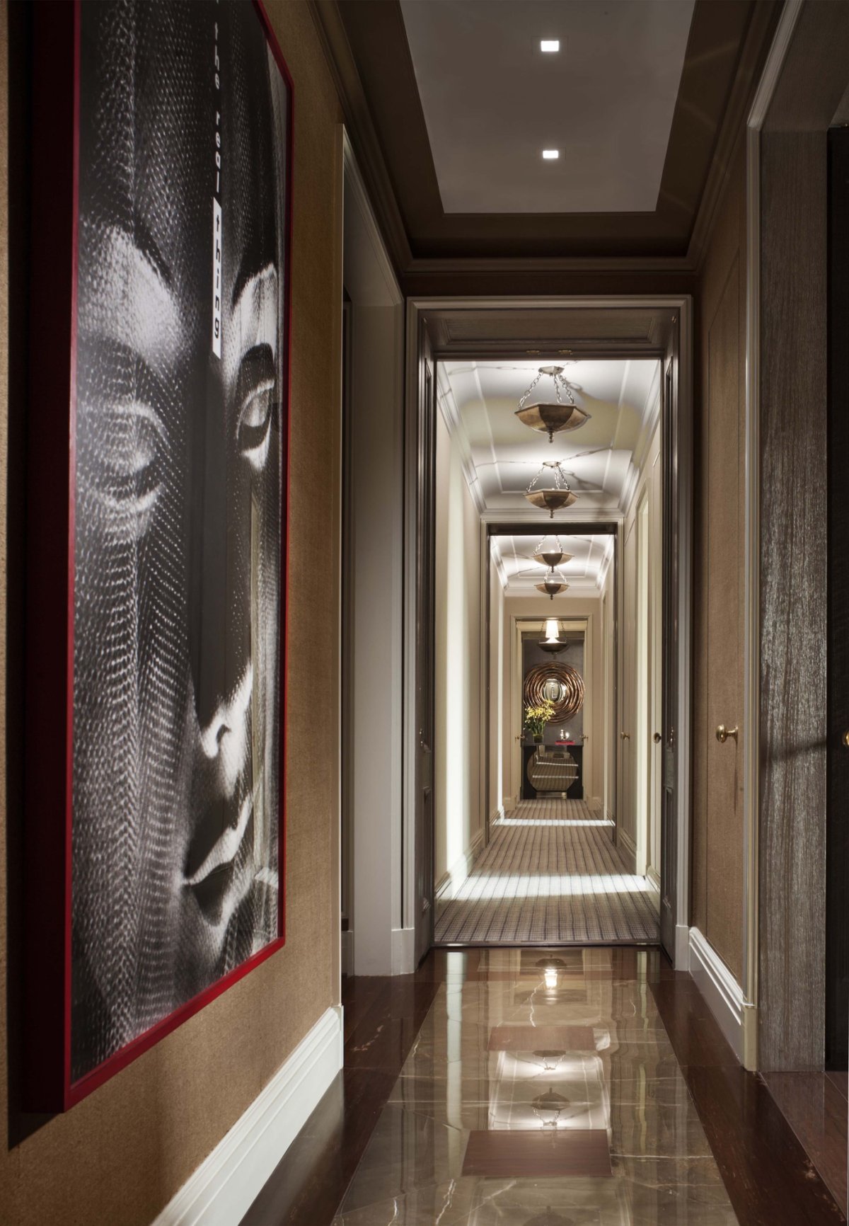 Плитка с ламинатом в коридоре