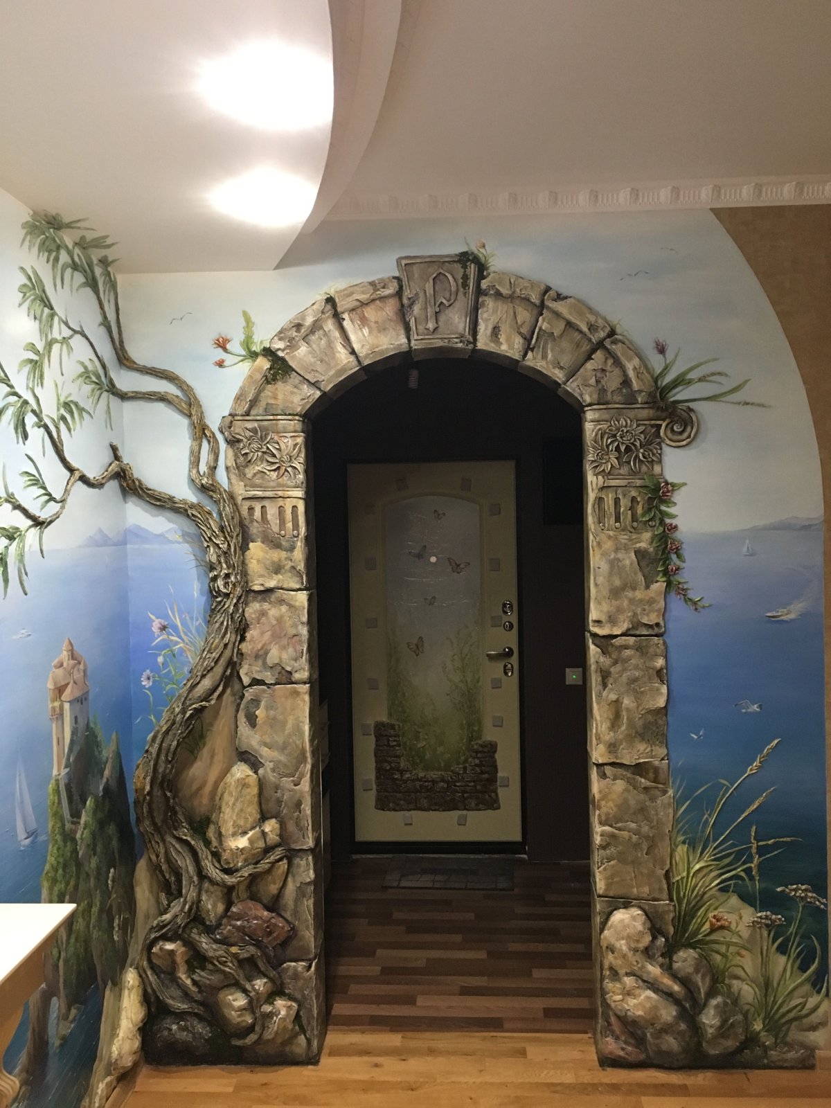 Барельеф в интерьере