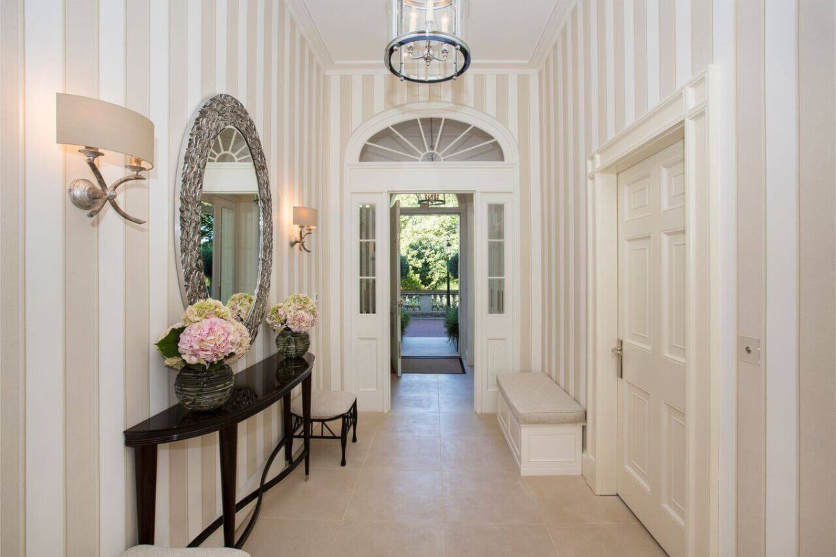 Клеящиеся кирпичики на стену