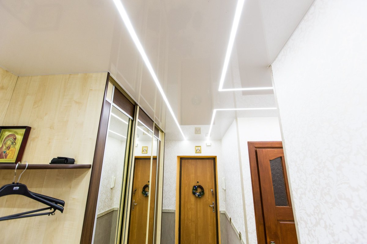 Светильник в прихожую в деревянном доме