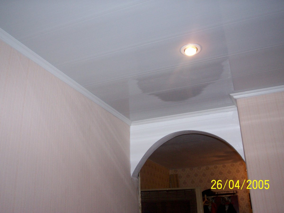 Натяжные потолки яркие