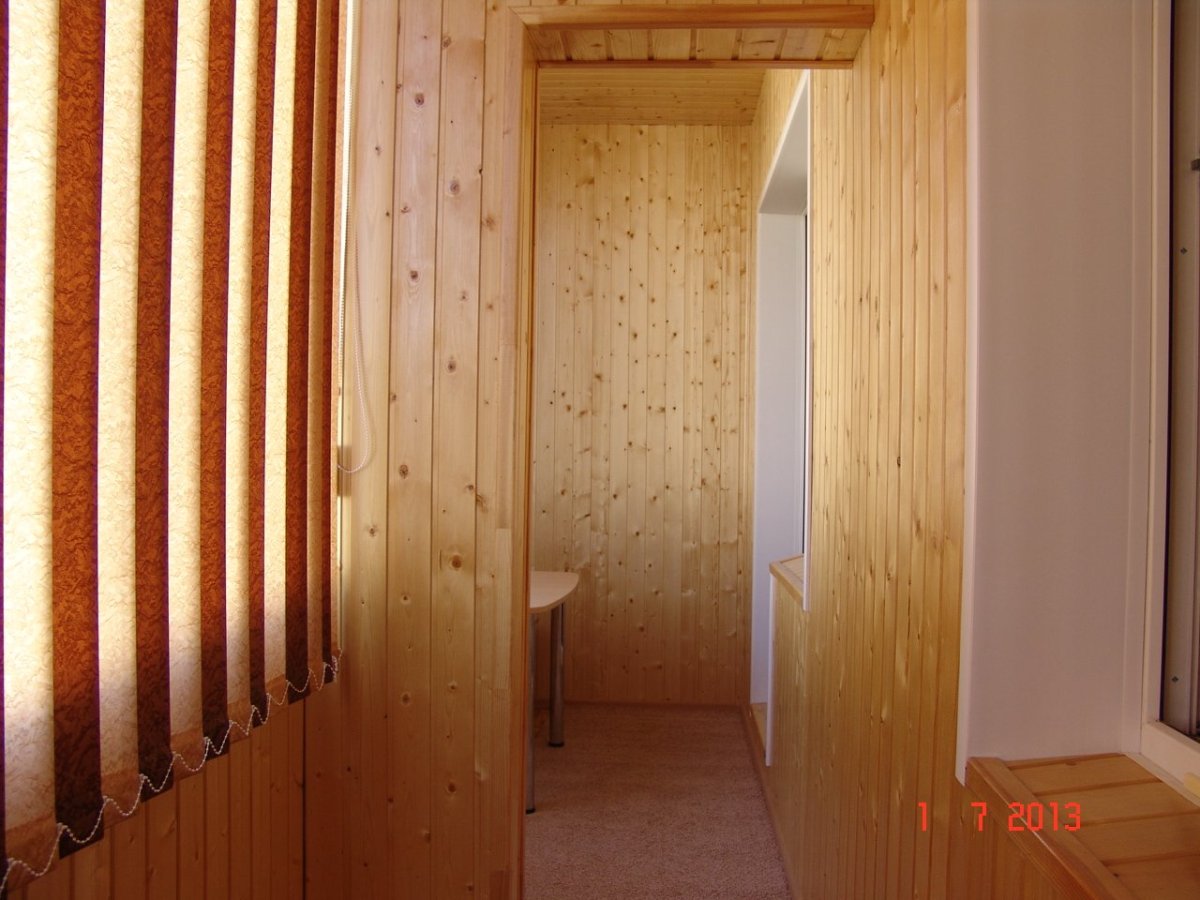 Обшивка коридора вагонкой