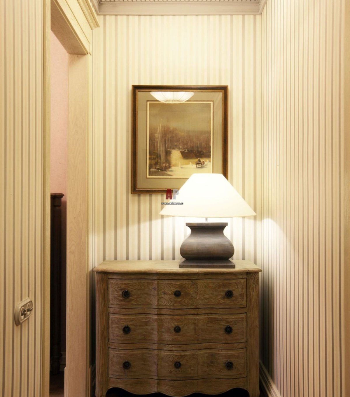 Прихожая в полоску