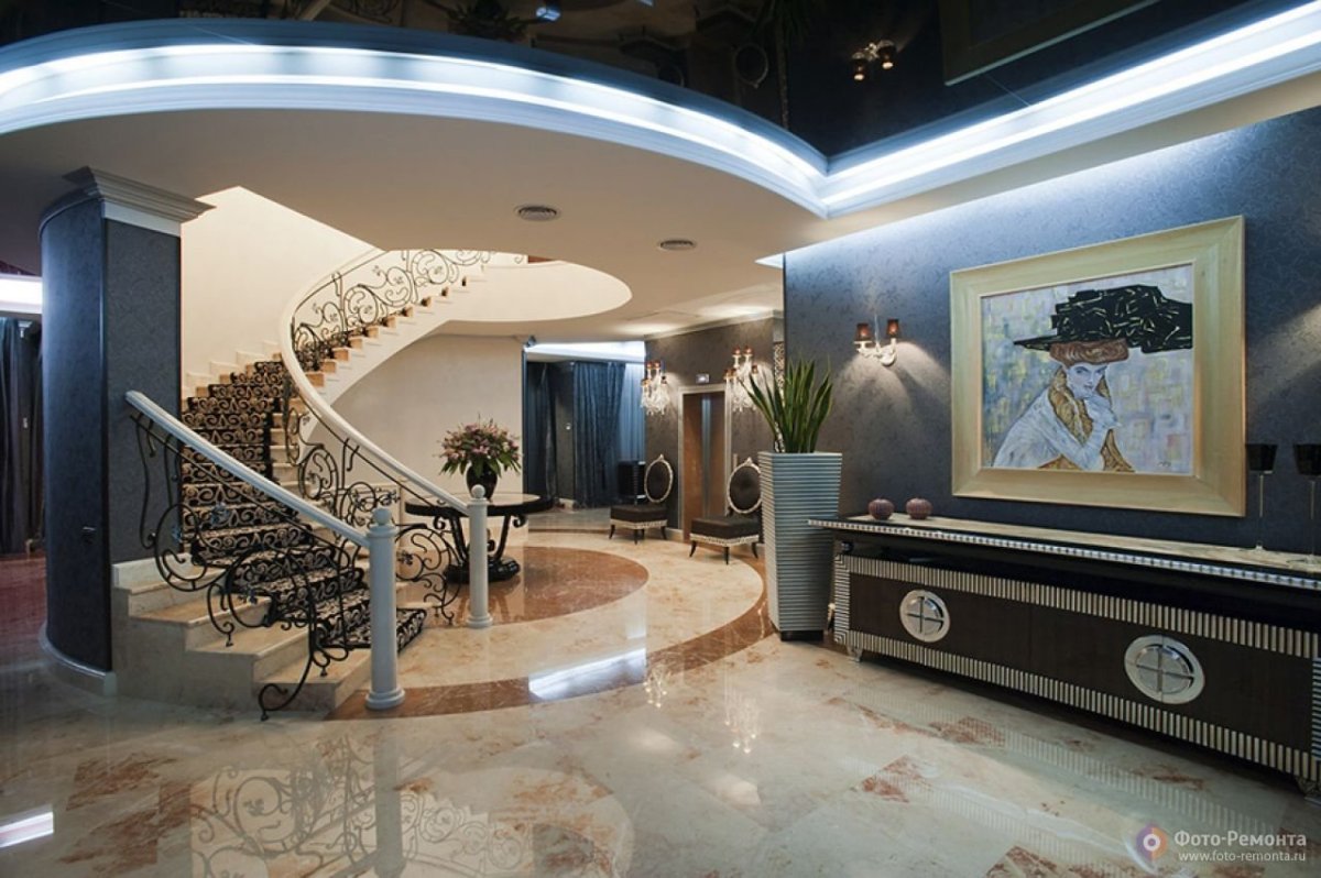 Двухуровневый потолок в коридоре