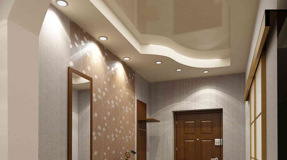 Натяжной потолок в прихожей