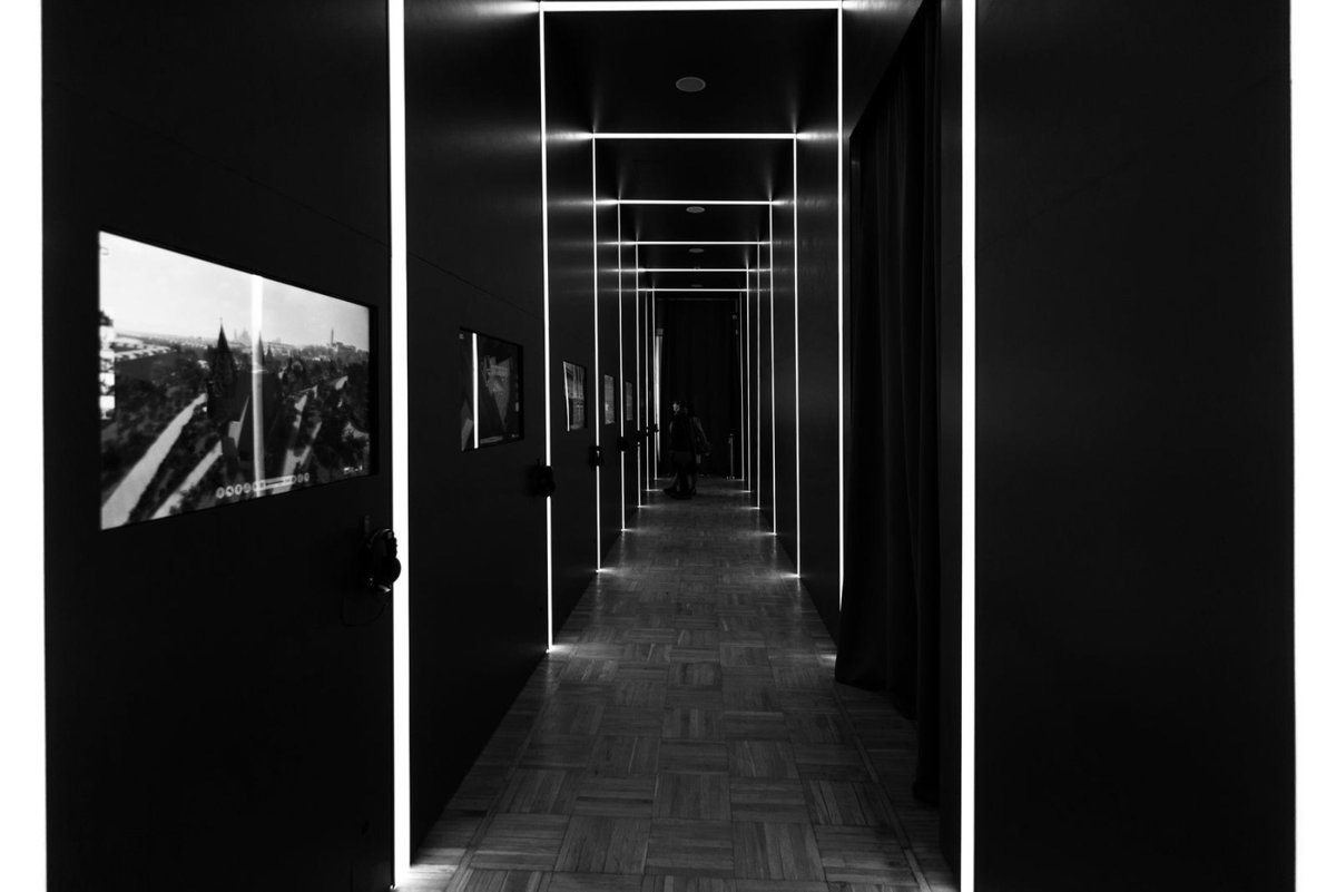 Интерьер общественного коридора