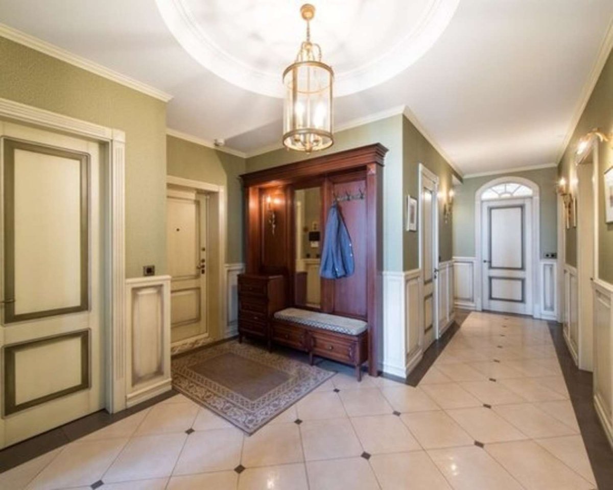 Бордовая прихожая