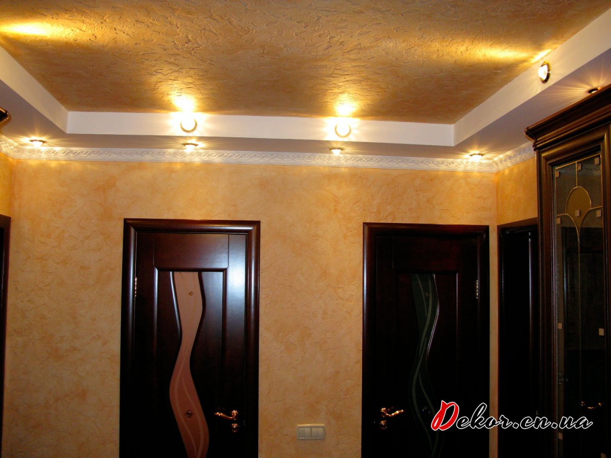 Декоративная штукатурка для внутренней отделки в коридоре