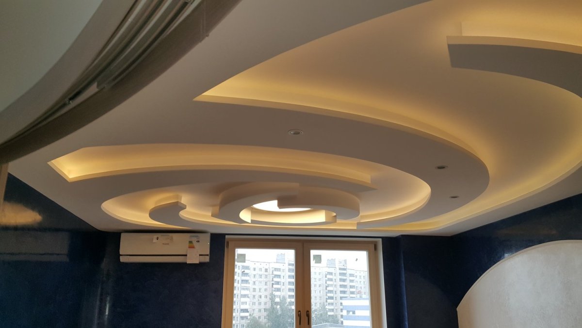 Фигурный потолок для спальни