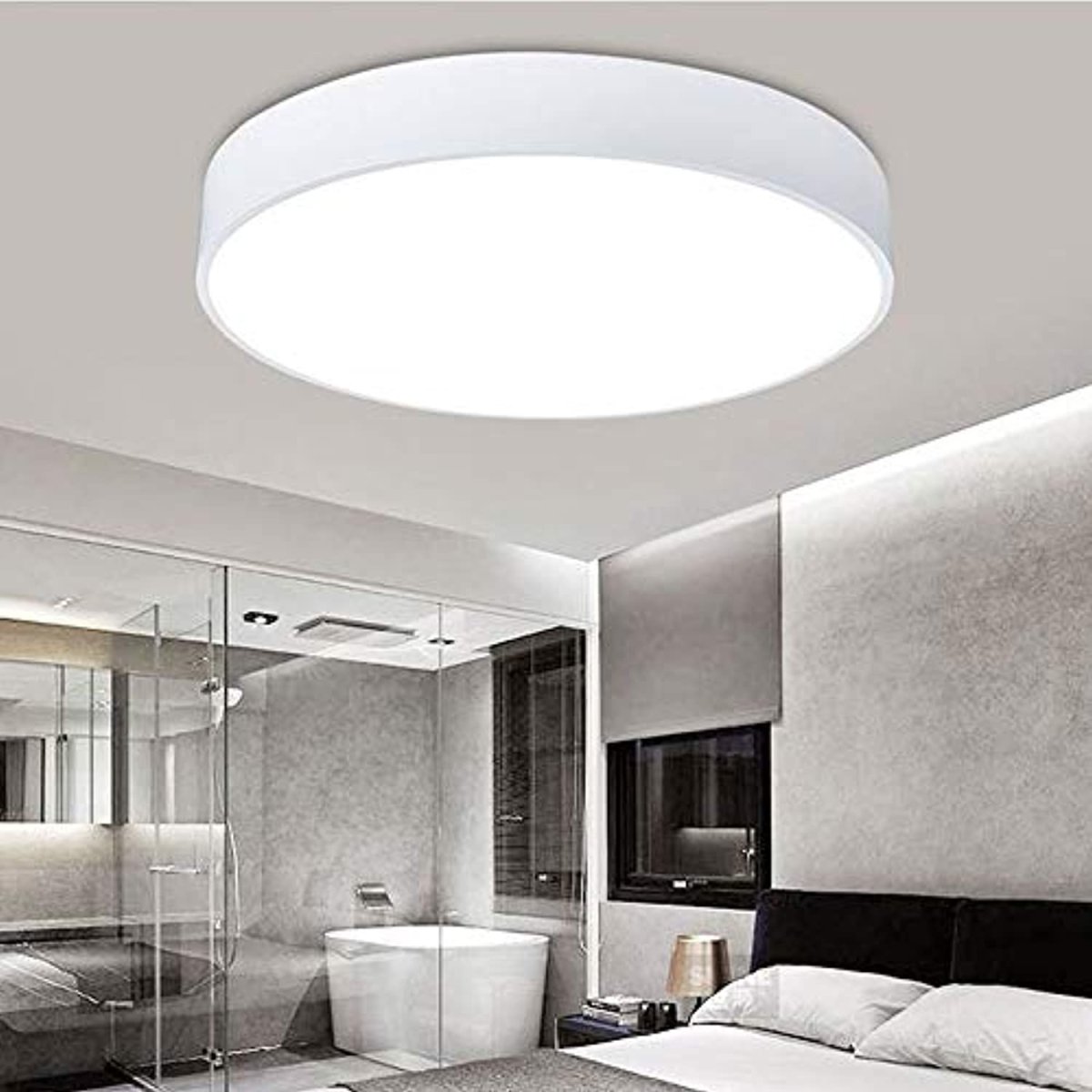 Белые круглые светильники на потолке