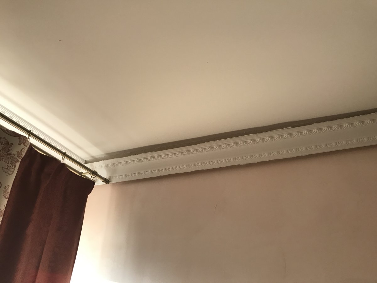 Потолочные плинтуса для натяжных потолков фото