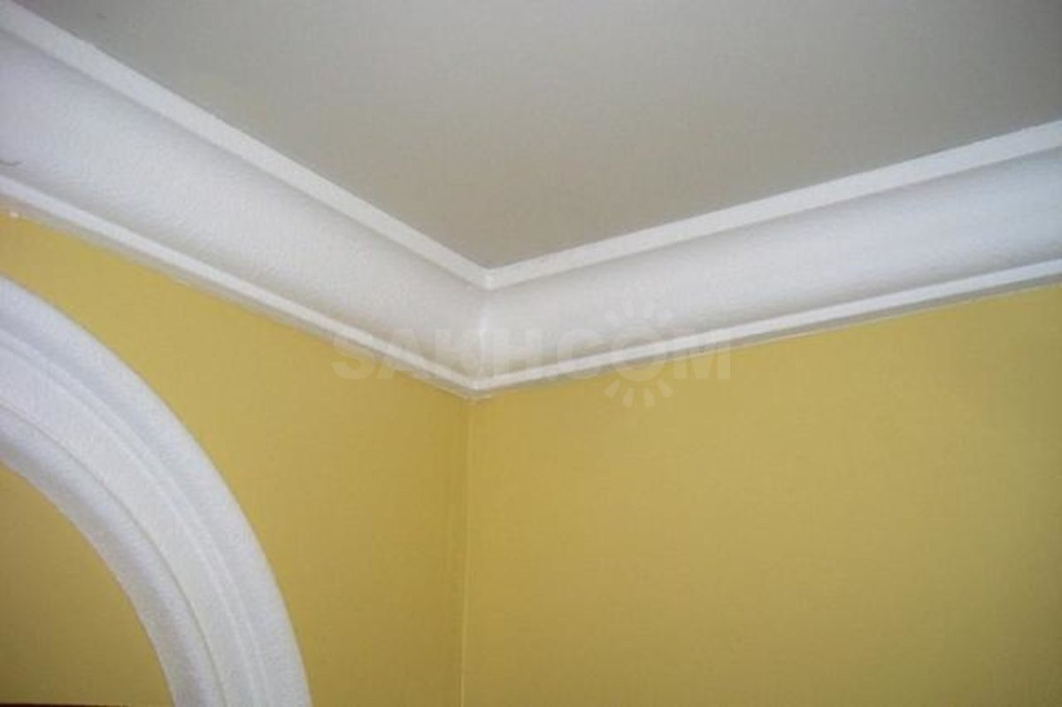 Багетный эркерный карниз