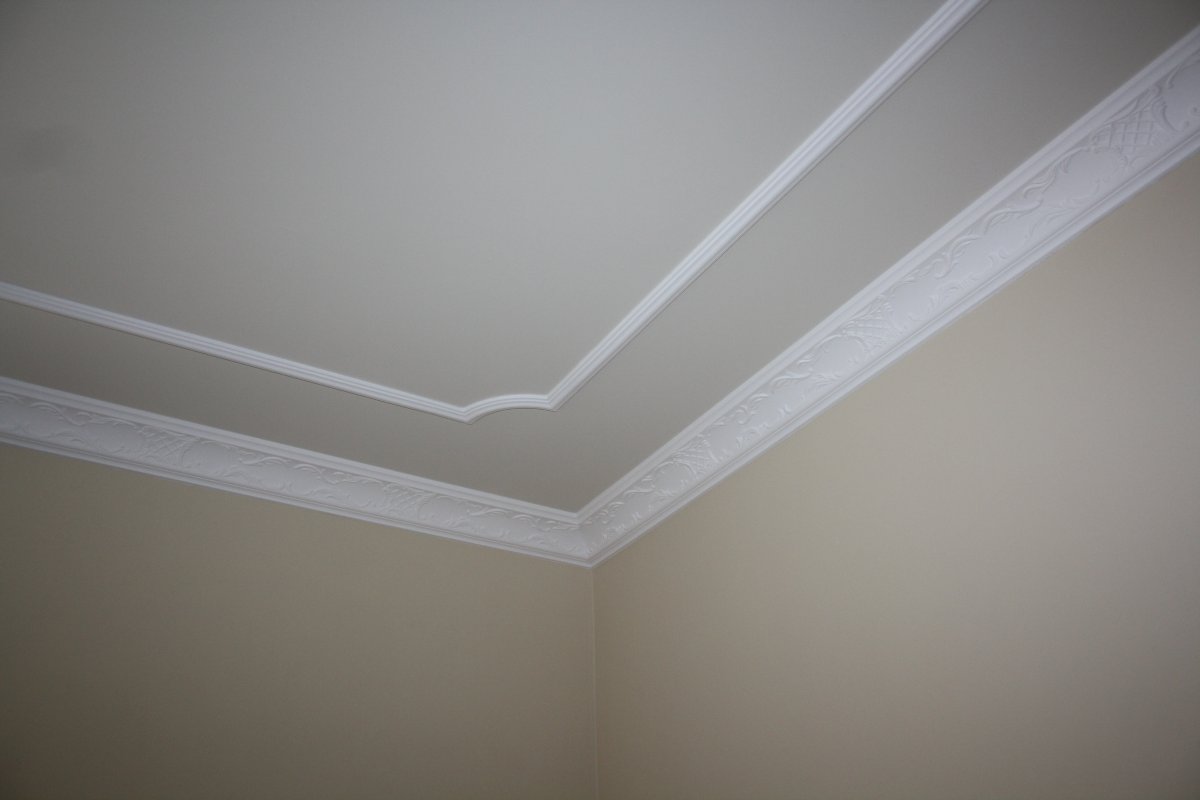 Потолочный плинтус с подсветкой