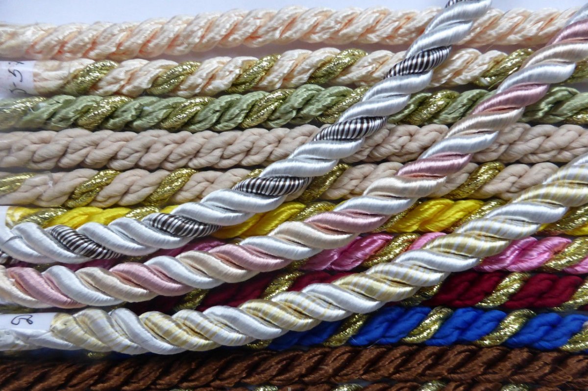 Декоративный шнур для обоев