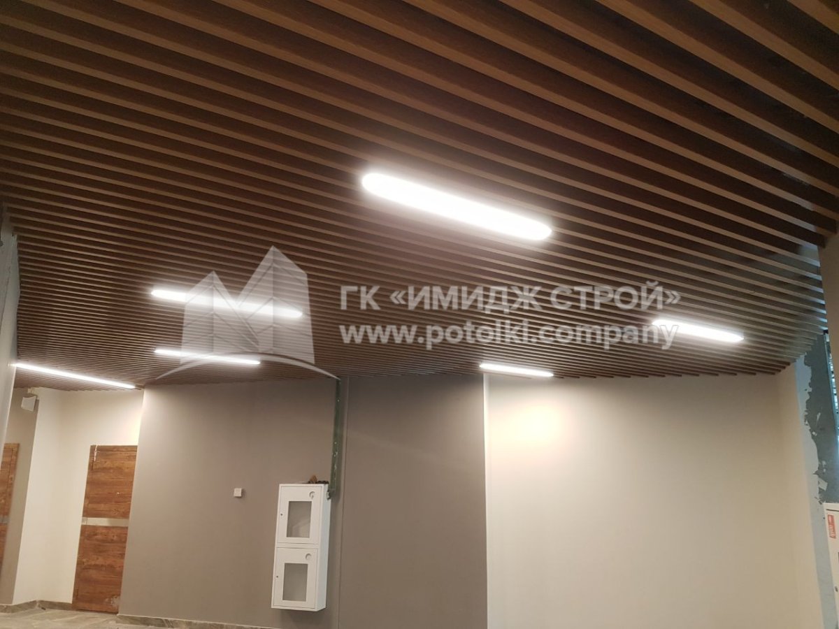 Потолок кубообразная рейка Cesal