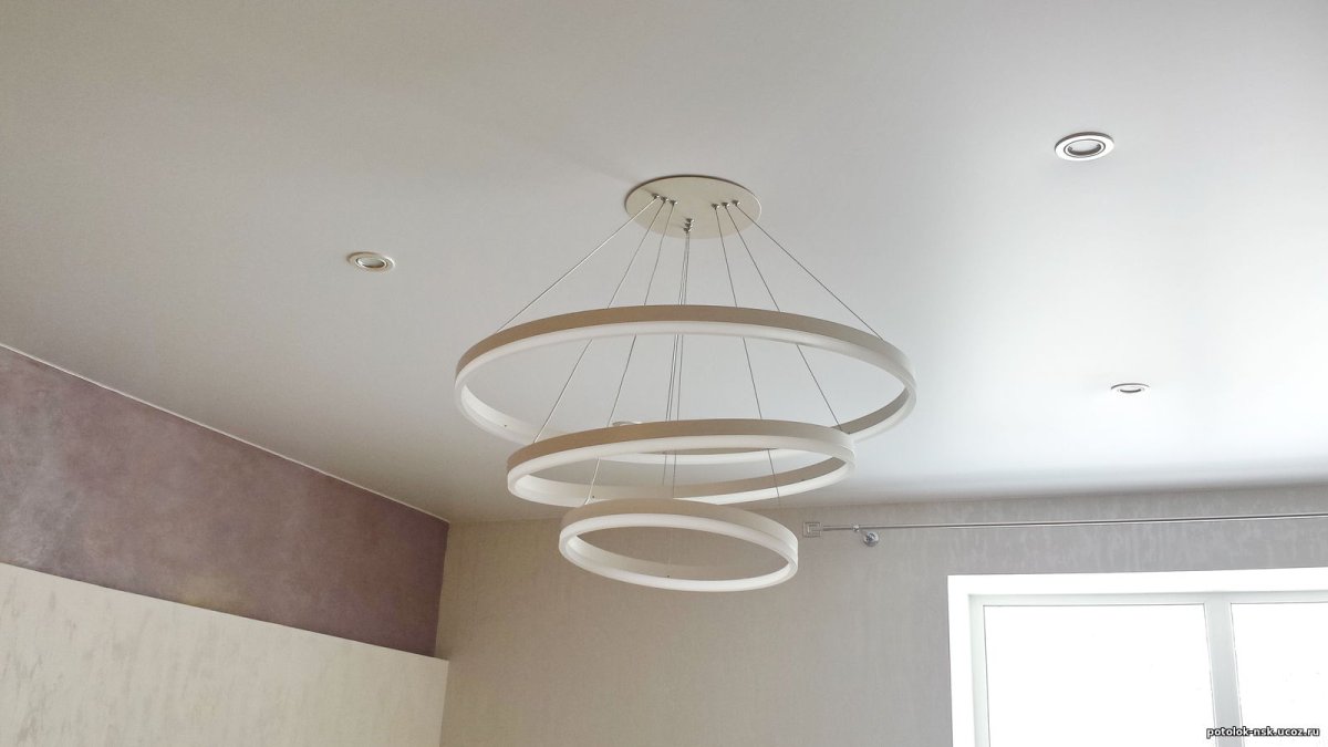 Утопленная люстра в натяжном