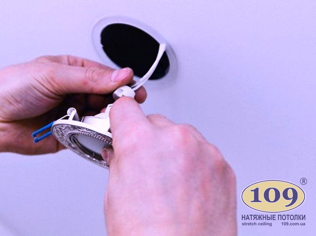 Прокладка проводки под точечные светильники