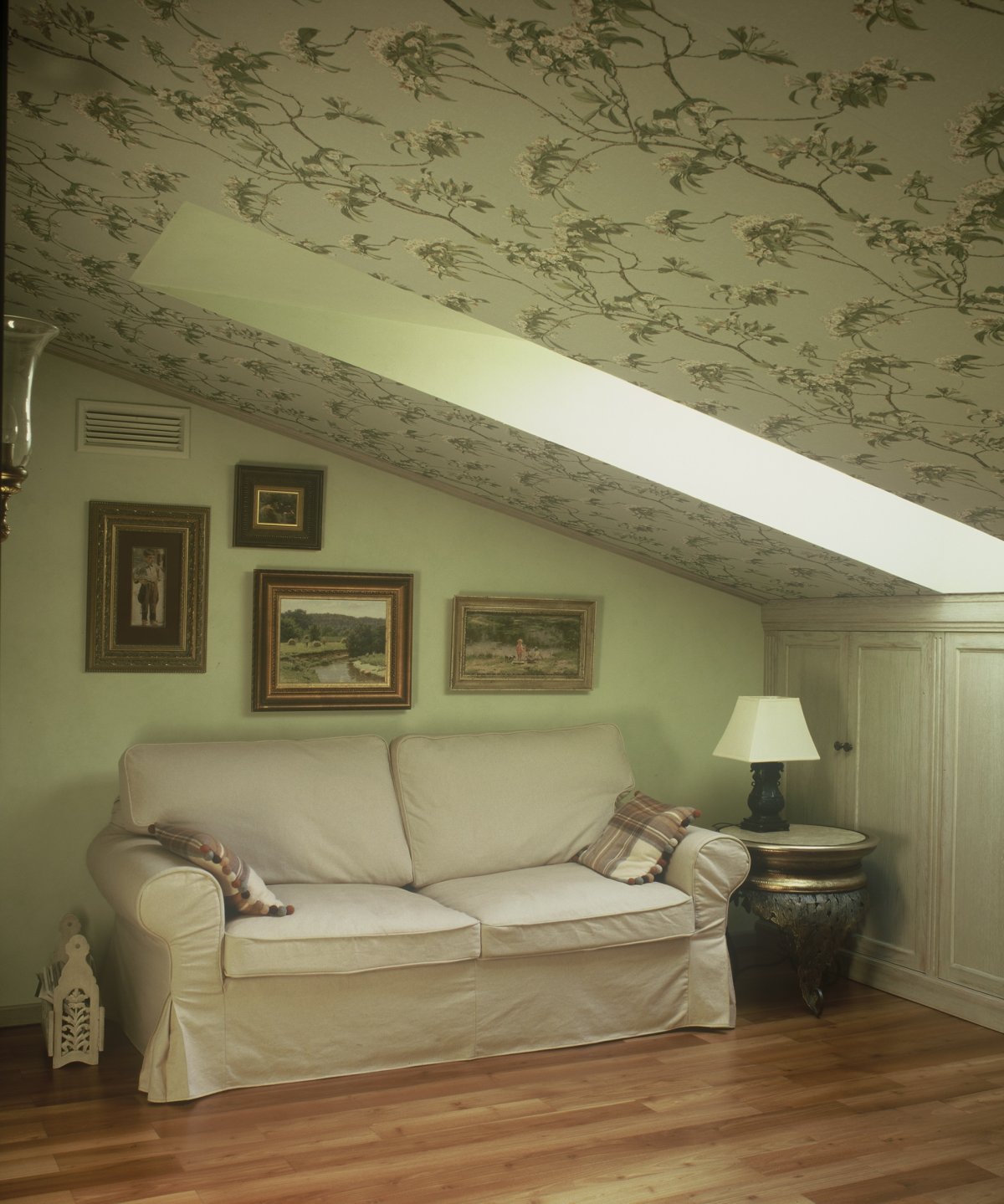 Тканевый потолок на мансарде