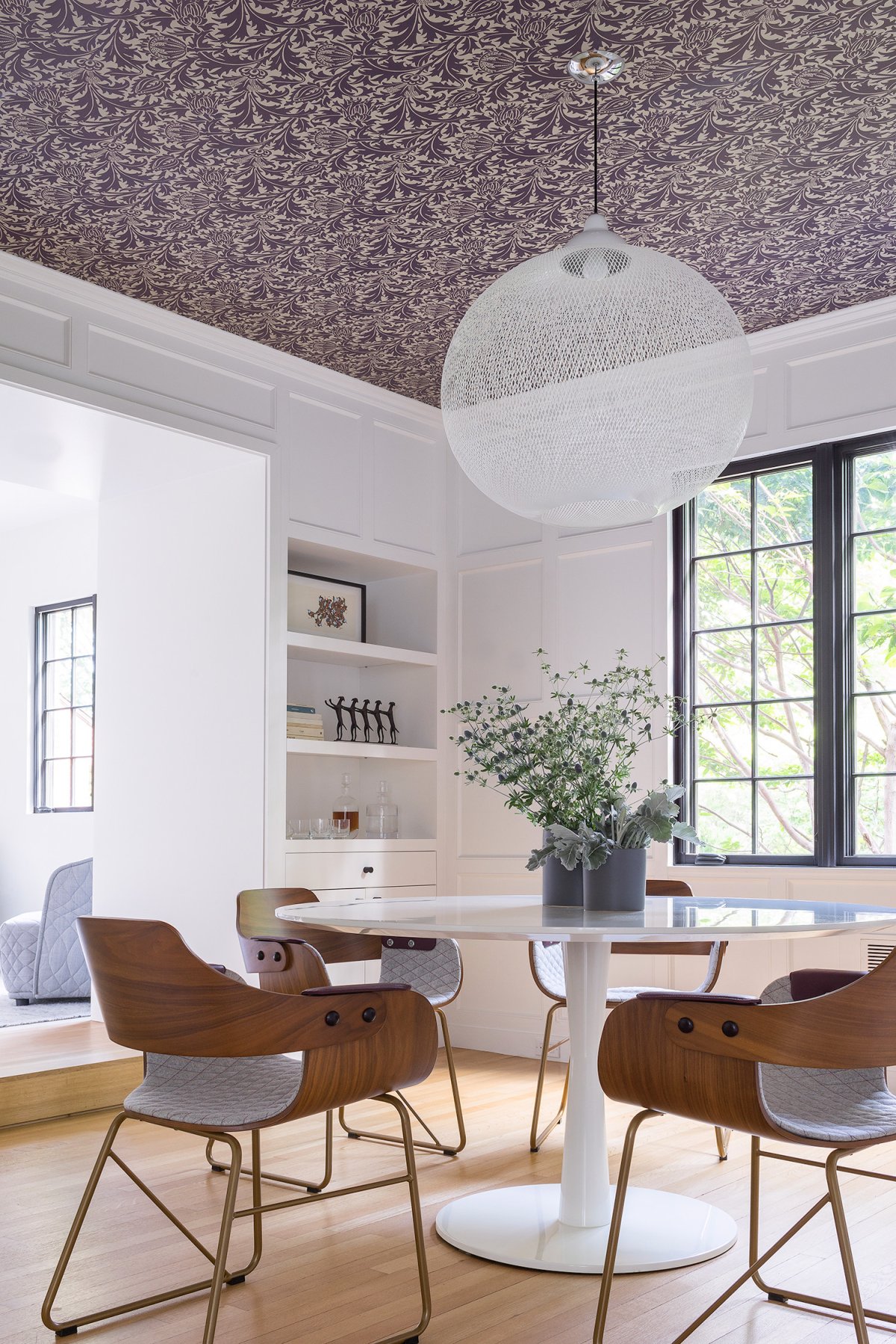 Обои на потолок