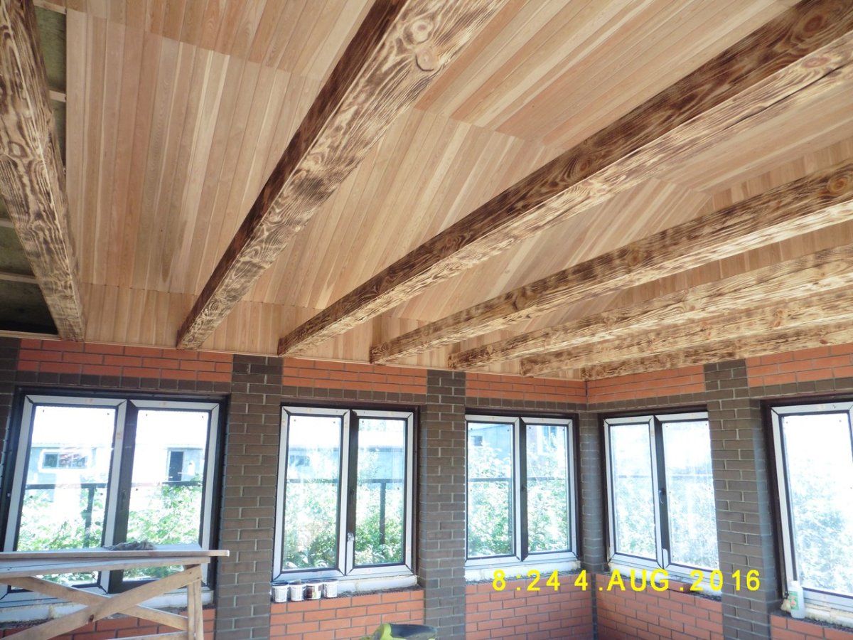 Подшивка потолка в деревянном доме
