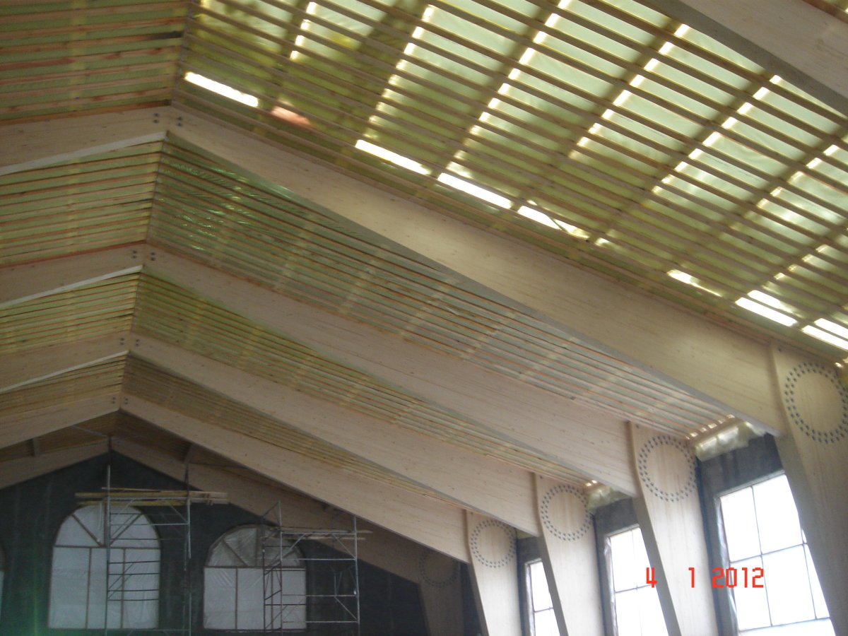 Потолок подшитый вагонкой