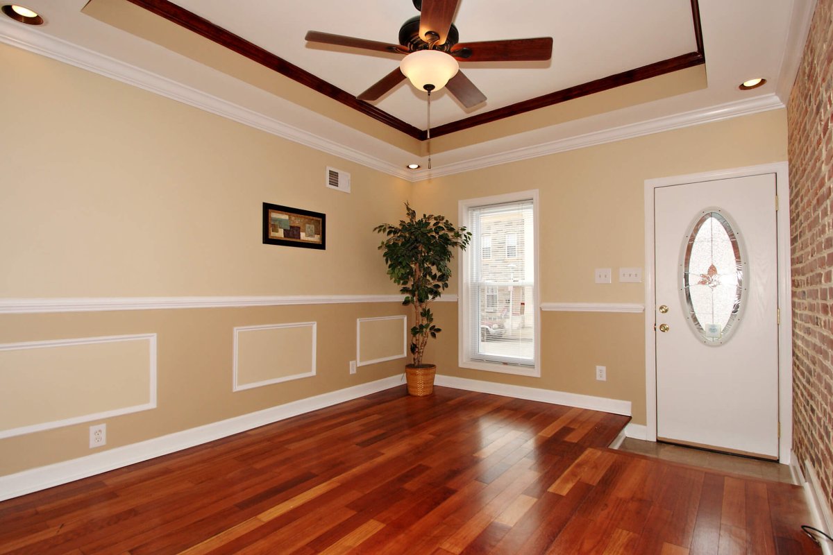 Венецианская штукатурка в зале