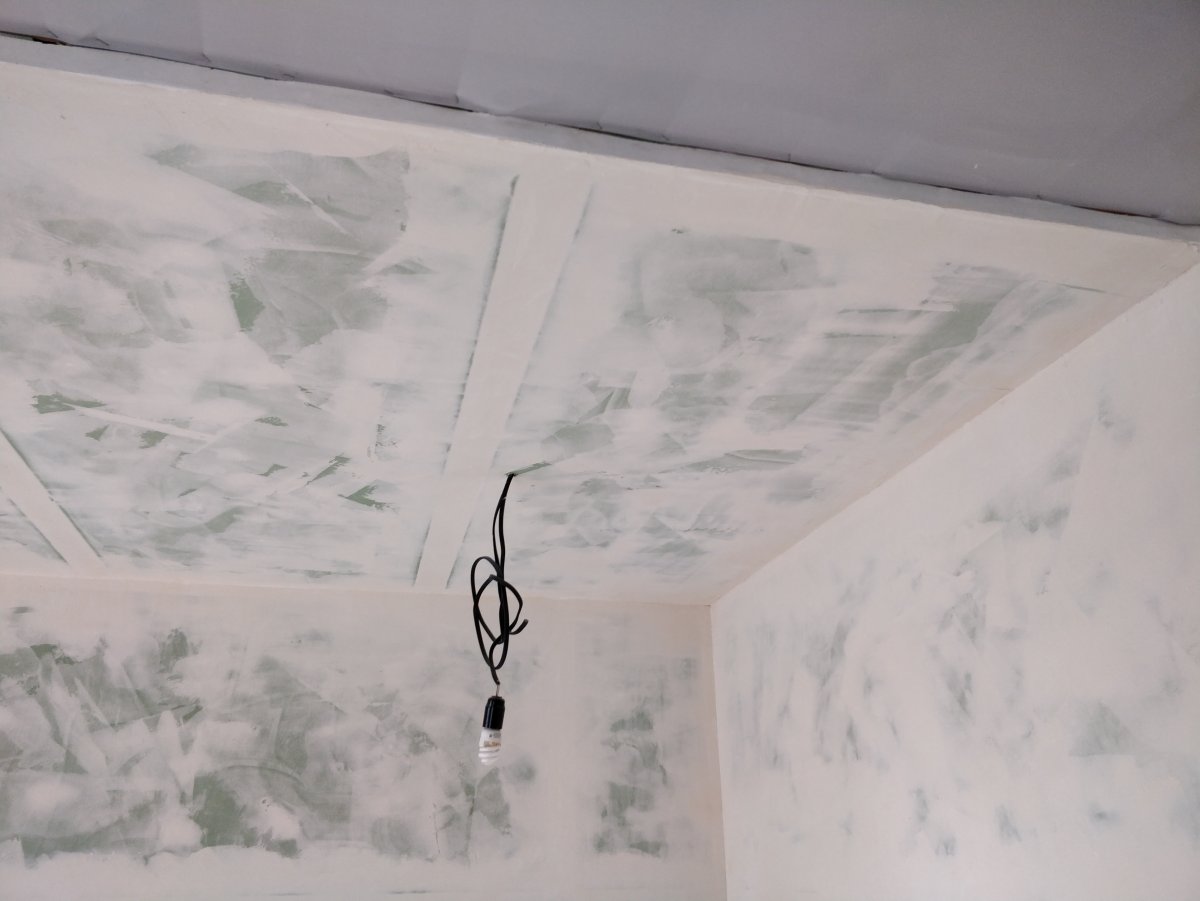 Матовое шпаклёвка потолка