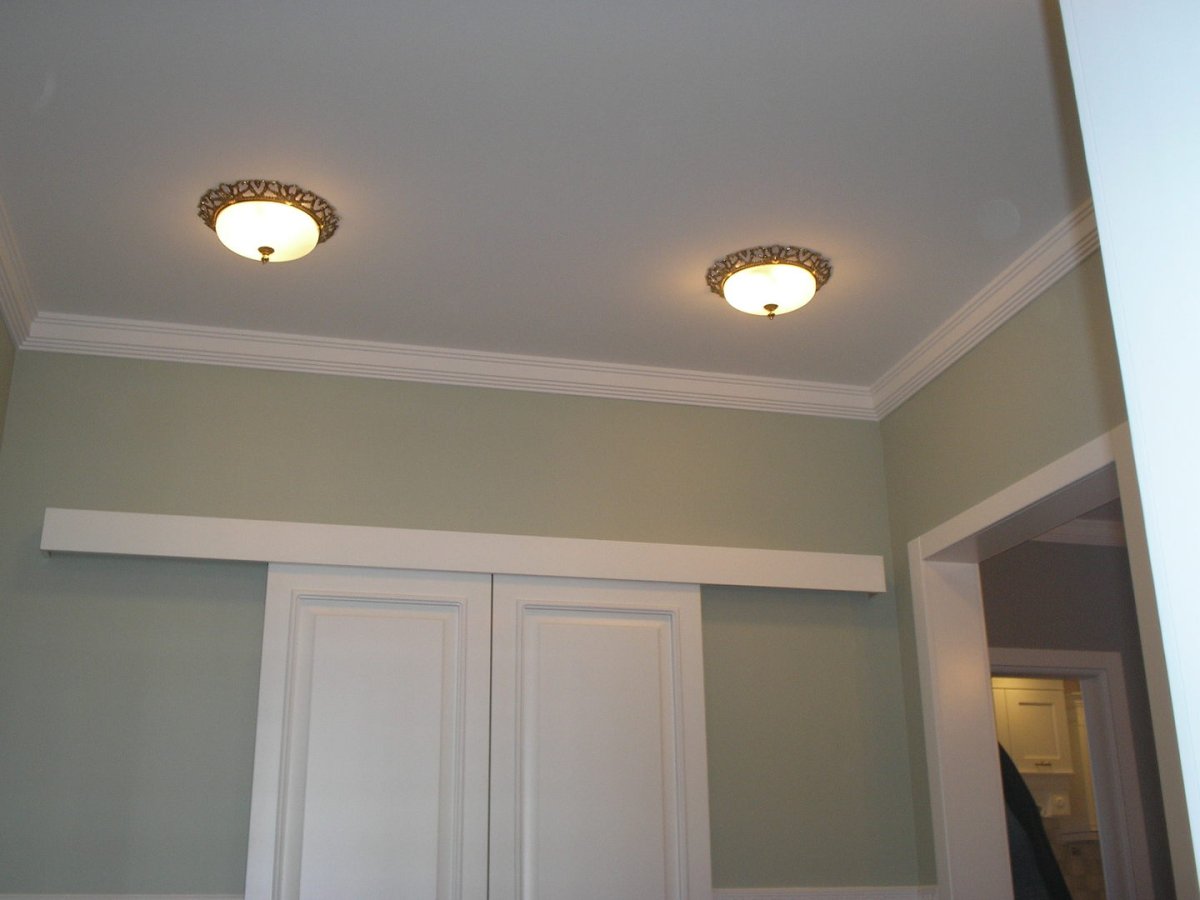 Отшпаклеванный потолок