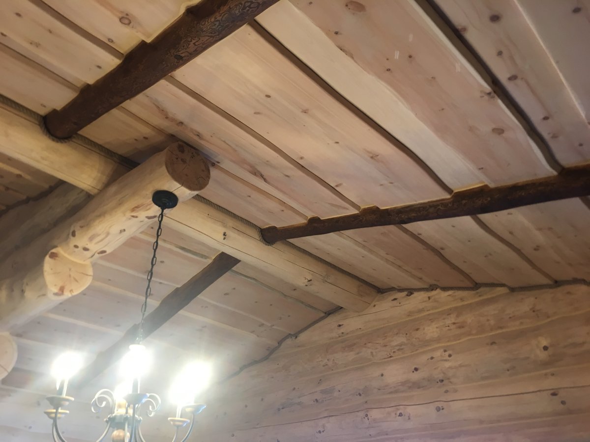 Потолок в бане из досок
