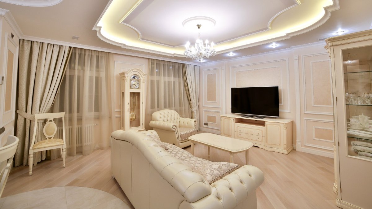 Белый интерьер гостиной