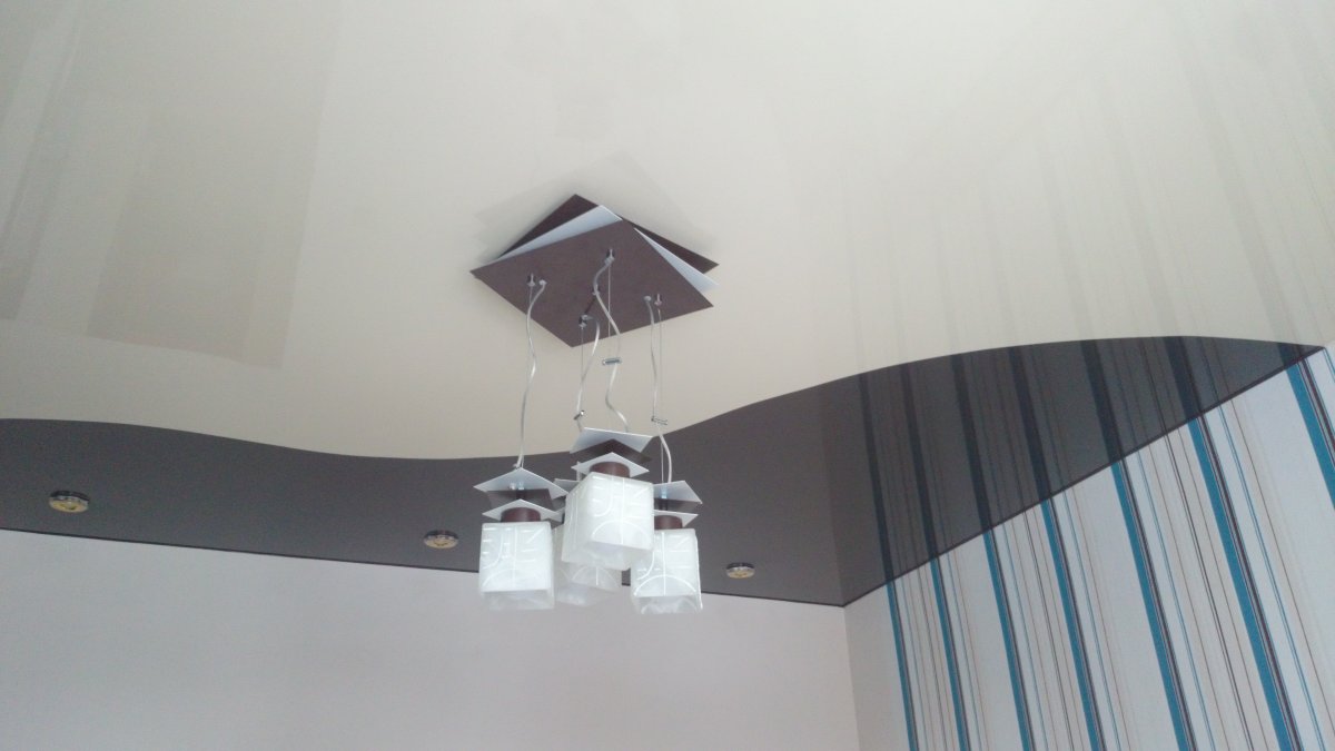 Натяжной потолок сатин белый