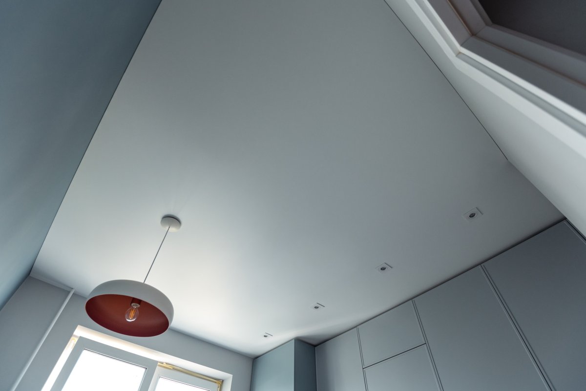 Шов на натяжном потолке