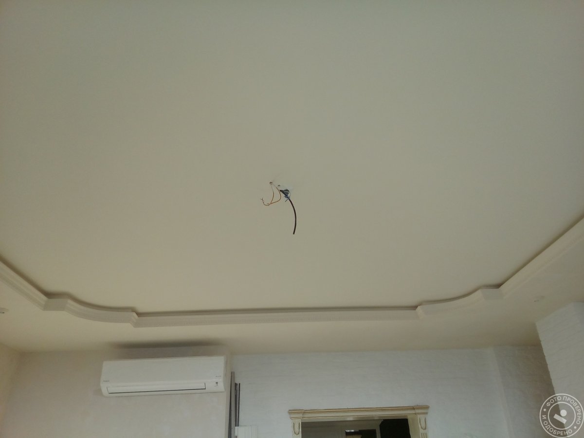 Шовный и бесшовный натяжной потолок