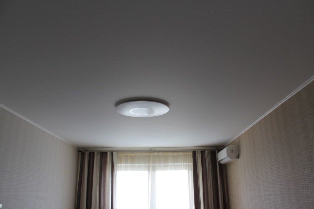 Плинтус на двухуровневом потолке