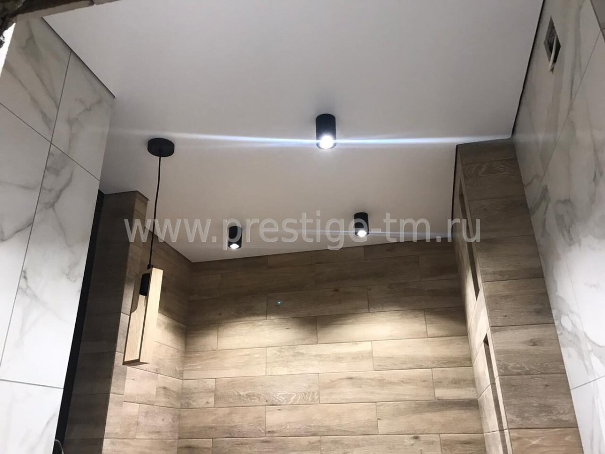 Световые линии на натяжном потолке