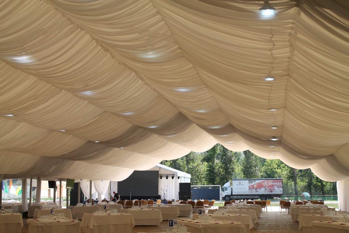 Потолок в шатре из ткани