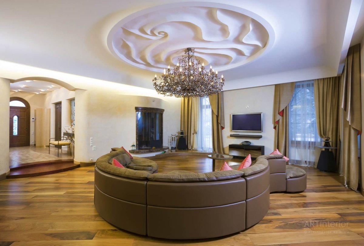 Потолок из гипсокартона в частном доме