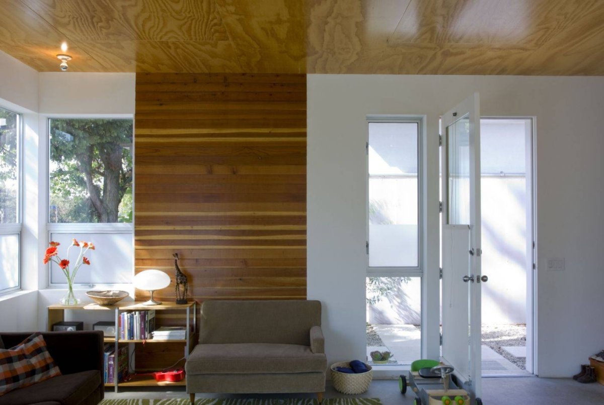 Отделка крашеной фанерой