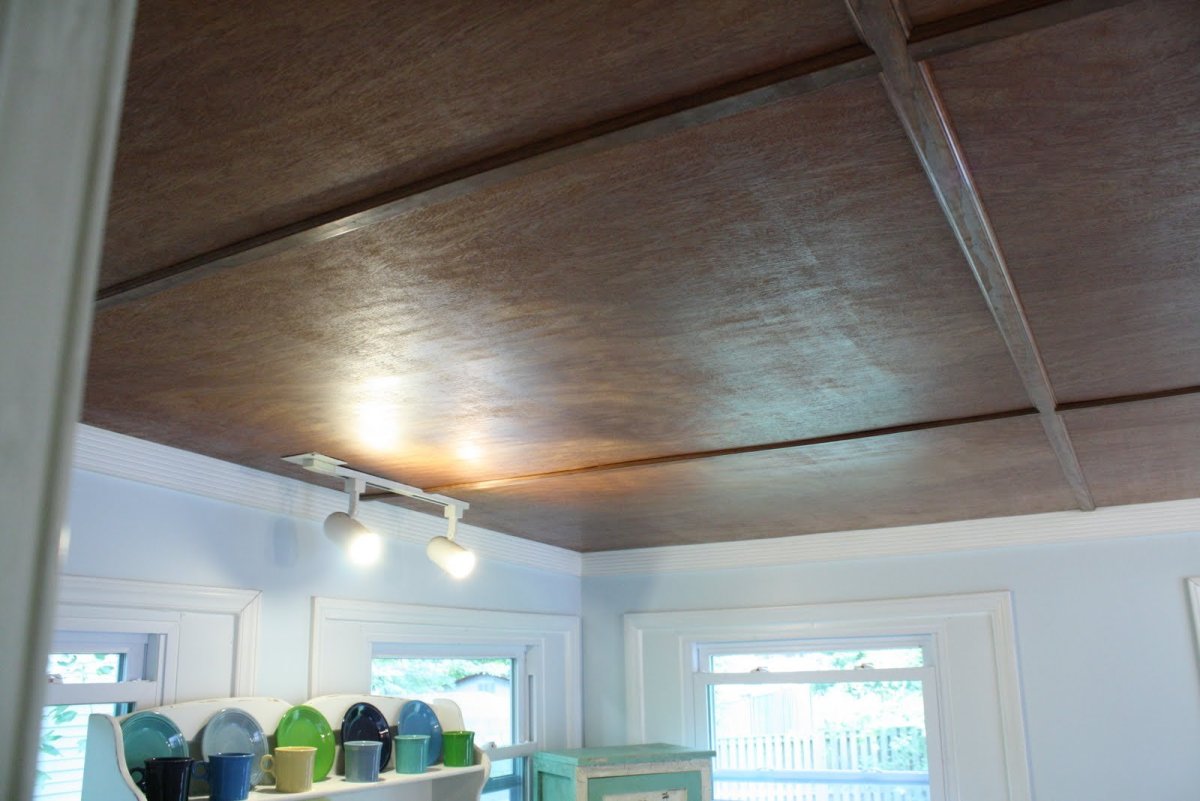 Отделка стен фанерой