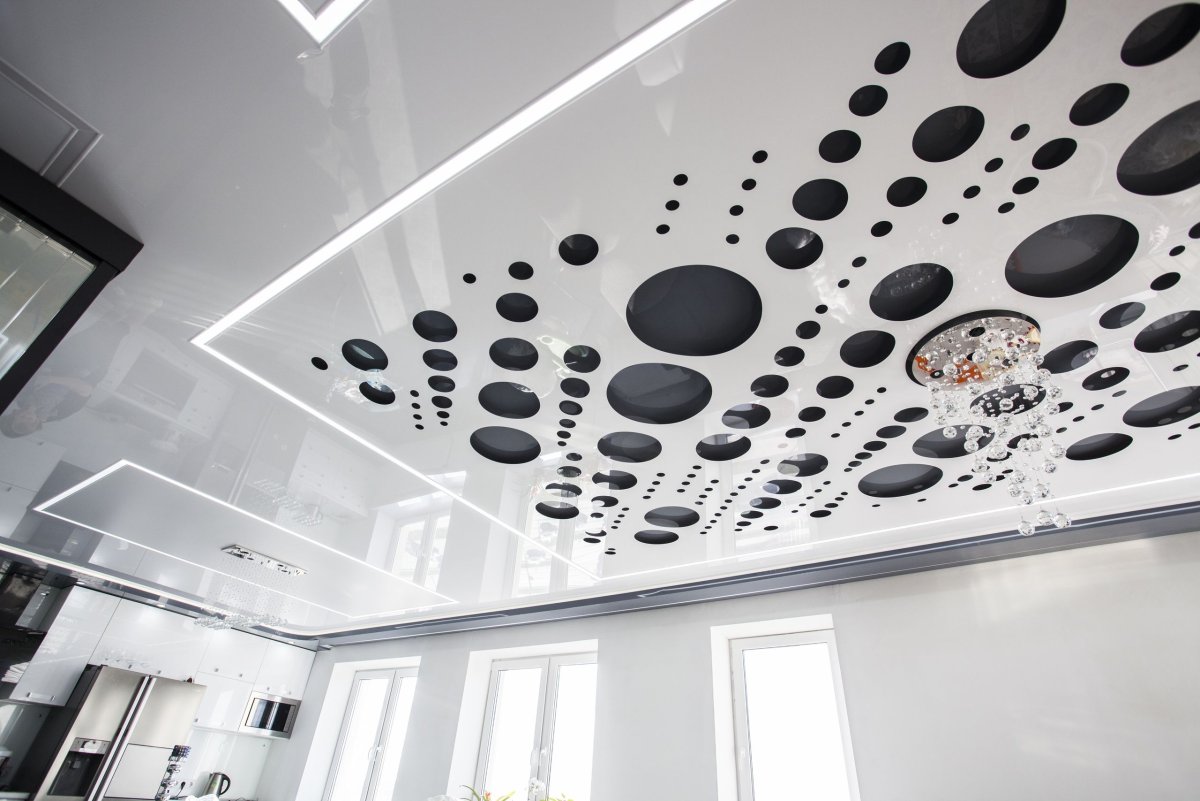 Перфорированные потолки металлические в интерьере