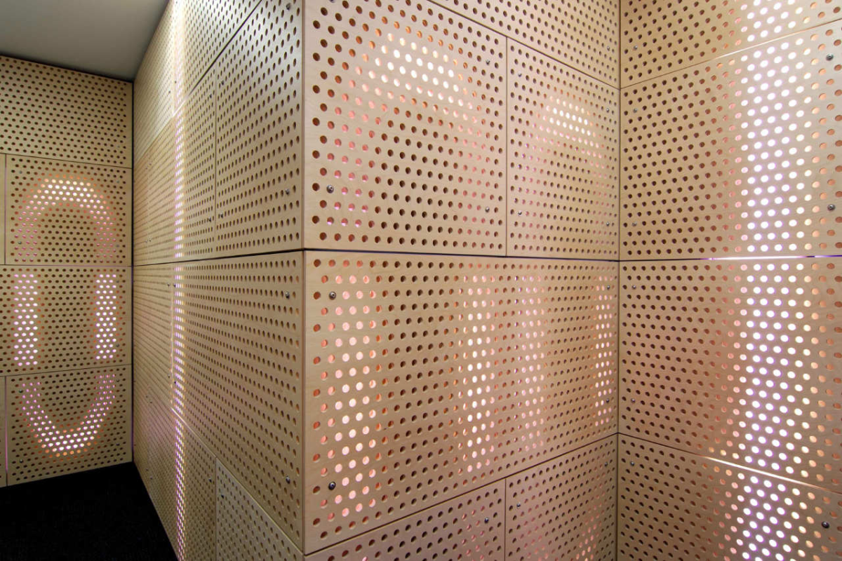 Металлический перфорированный потолок крепеж