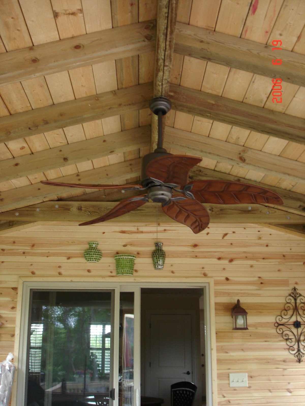 Отделка потолка в беседке