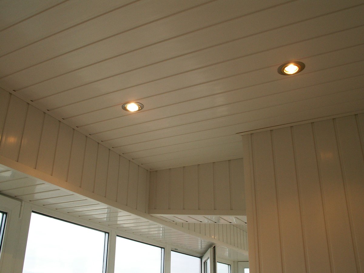 Пластиковая вагонка на потолок