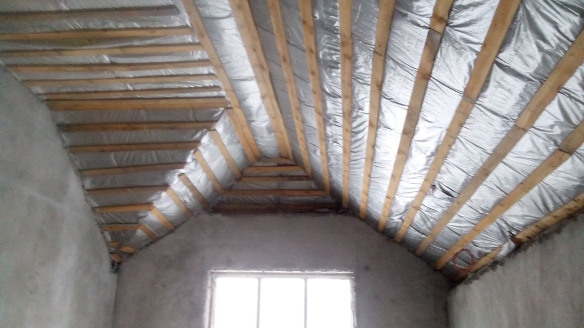 Подшивка потолка утеплителем