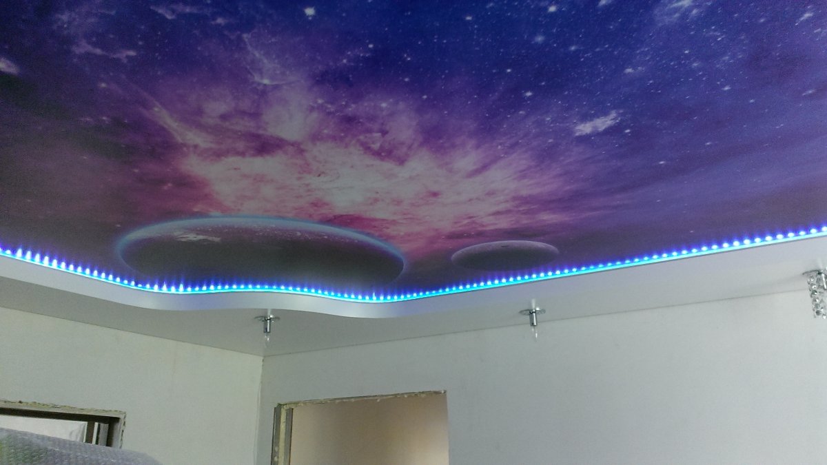 Необычные натяжные потолки