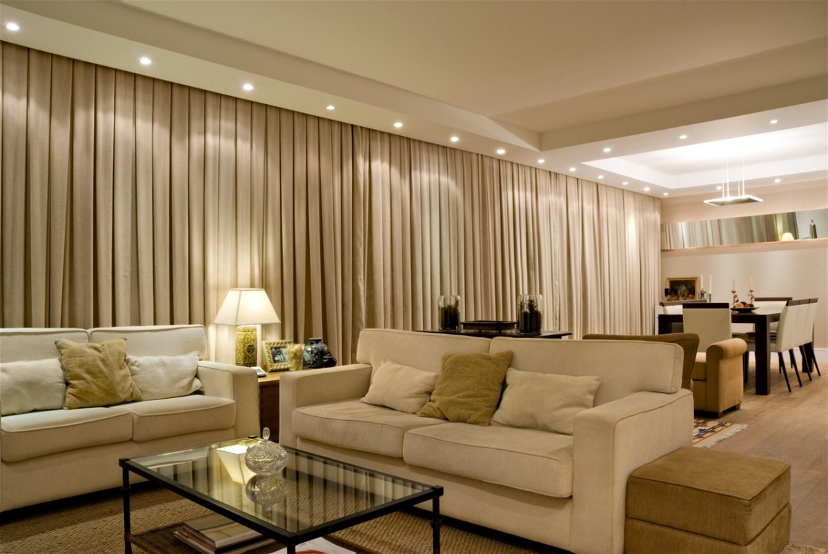 Шторы в гостиную из потолка