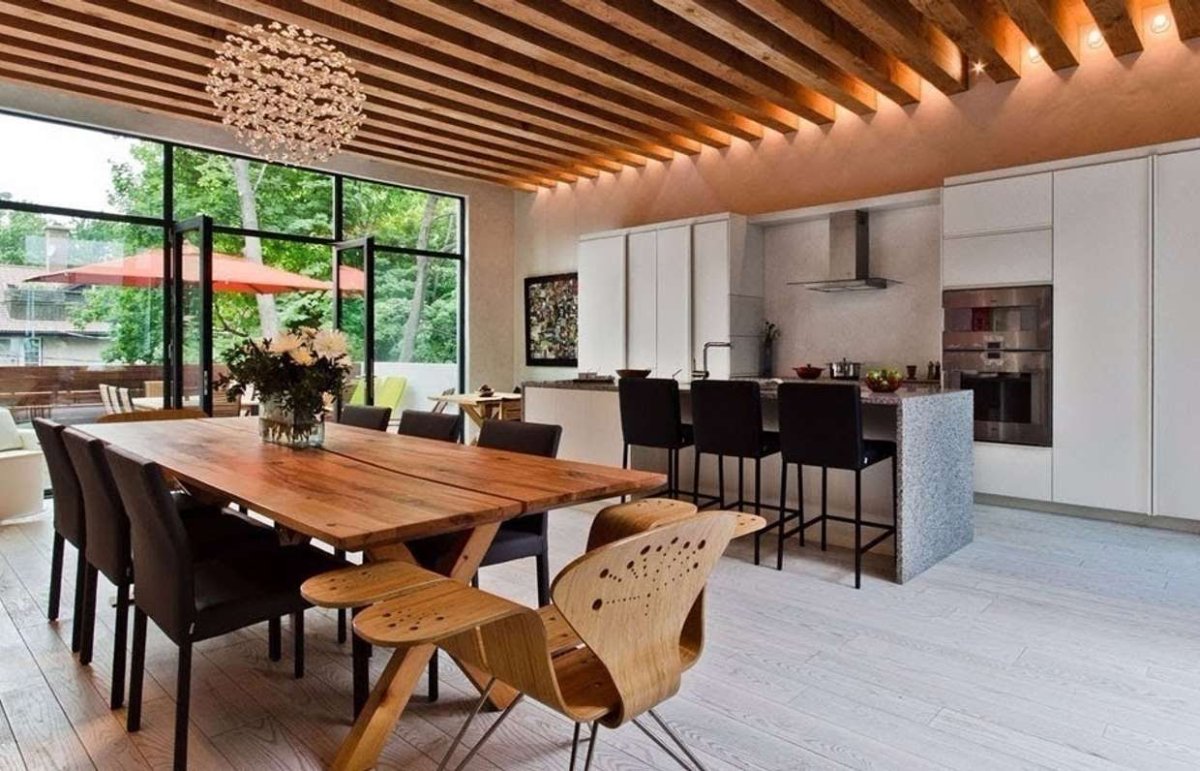 Деревянный потолок