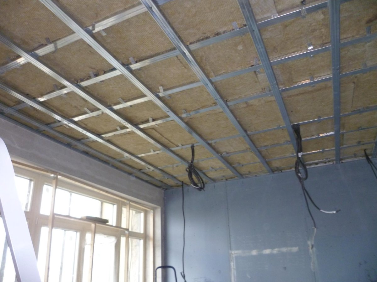 Бескаркасная шумоизоляция звукоизоляция потолка